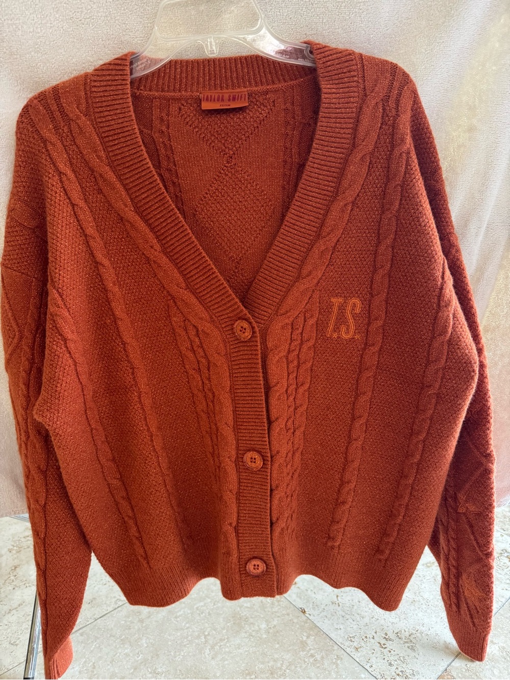 Taylor Swift Burnt Orange Cable‑Knit V‑Neck Cardigan - Picture 8 of 11